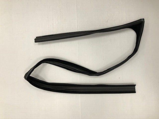 Genuine Range Rover Evoque 2012+ RH Front Door Glass Run Channel LR079516