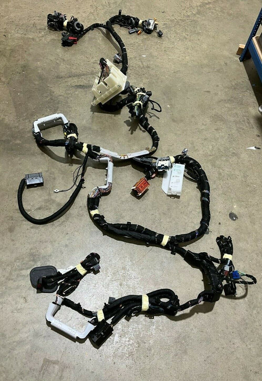 Genuine Land Rover Freelander 2 13-18 2.2L Chassis Electrical Wiring LR051518