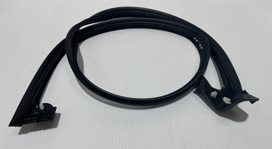 Genuine Land Rover Discovery 5 2017+ RH Upper Seal LR137664