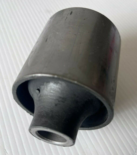 Genuine Brit Part LR Disco 2 Suspension Radius Arm To Chassis bush RBX101730