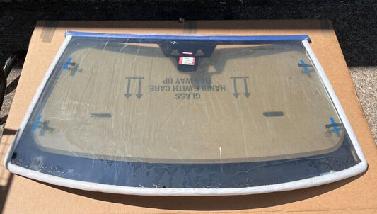Genuine Range Rover Evoque 3 DOOR 2012-2018 Front Glass Windscreen LR069711