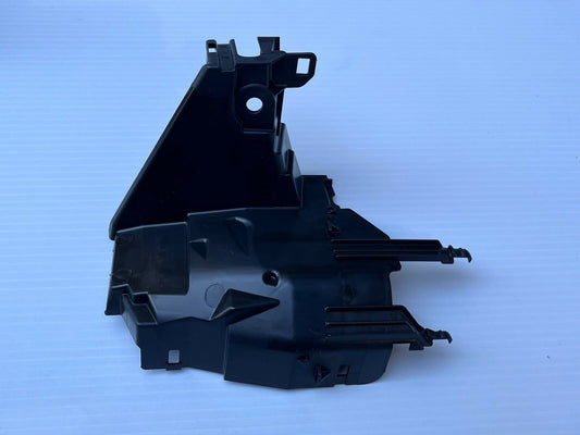 Genuine Land Rover / Range Rover LH Lower Front / Rear Door Latch Cover LR058118