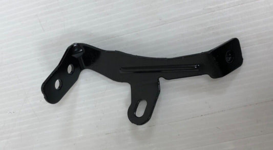 Genuine Land Rover Disco 4/RR Sport 3.0L Turbocharger Outlet Bracket LR042148