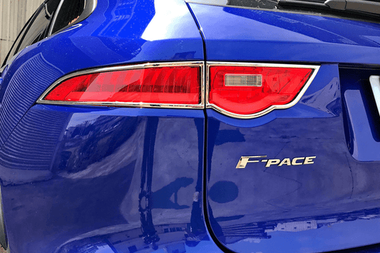 Entourages de feux arrière chromés pour F-Pace