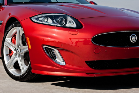 Pare-chocs avant Jaguar XK et XKR à partir de 2012, bordures chromées/noires avec insert en maille noire