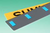 Tampons adhésifs de fixation pour plaque d'immatriculation