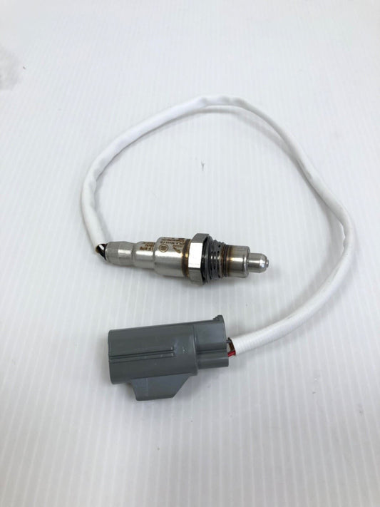 Genuine Range Rover / Disco 5 LH Exhaust Gas Oxygen Middle Sensor LR098285