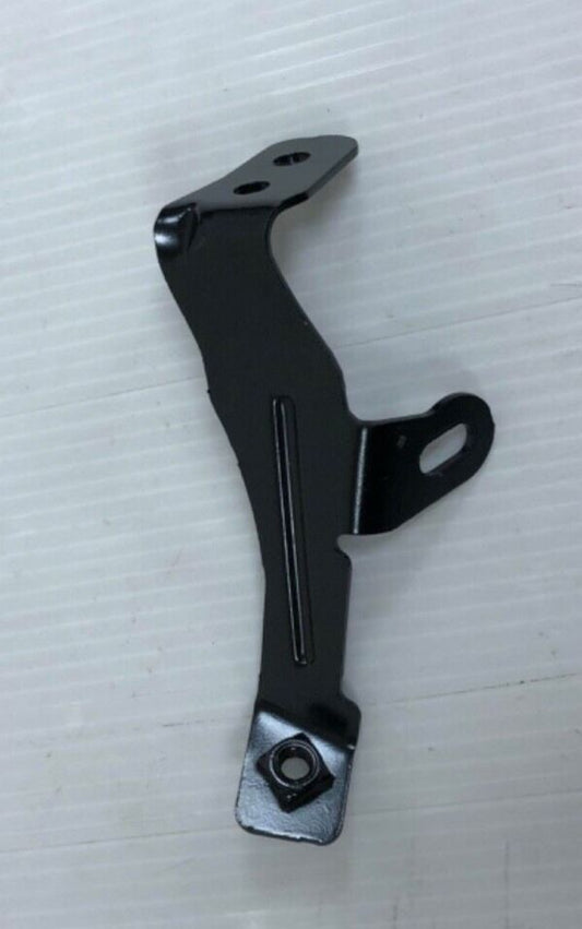 Genuine Land Rover Disco 4/RR Sport 3.0L Turbocharger Outlet Bracket LR042148