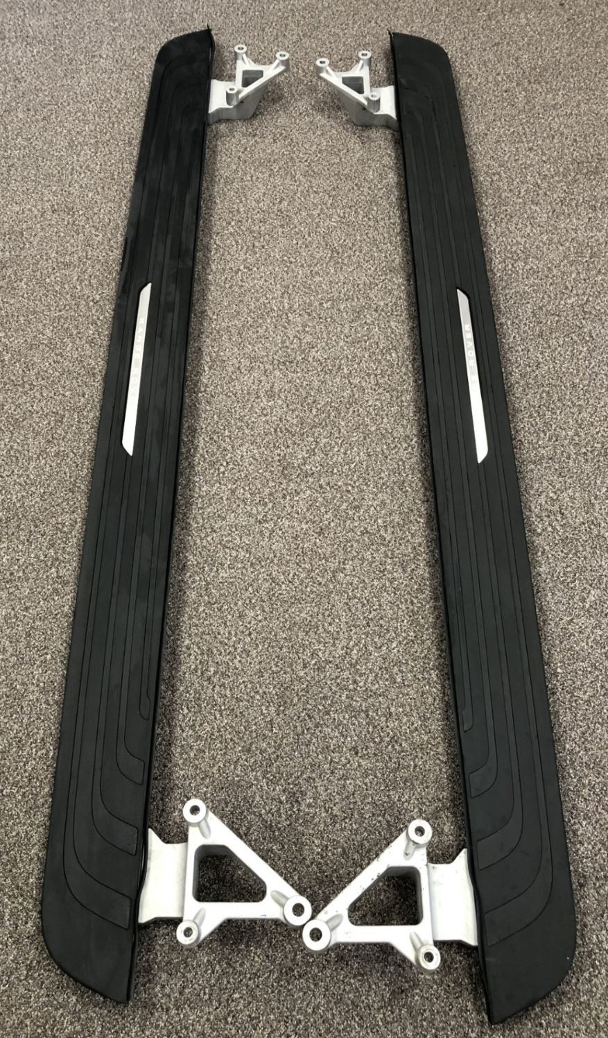 Genuine New Range Rover 22+ SWB Black Fixed Side Steps - VPLKFSS002