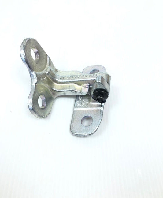 Genuine Land Rover Discovery/Range Rover Sport RH Lower Door Hinge LR073595