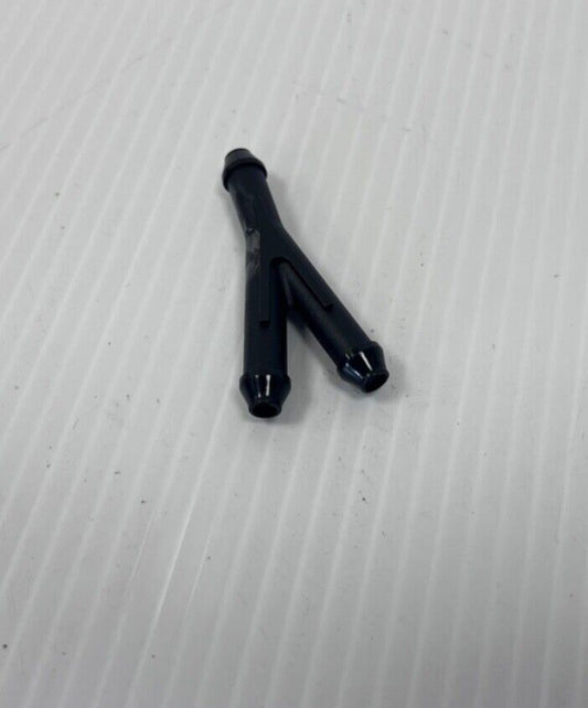 Genuine Land Rover/ Range Rover Windscreen Washer Connector DNG000010