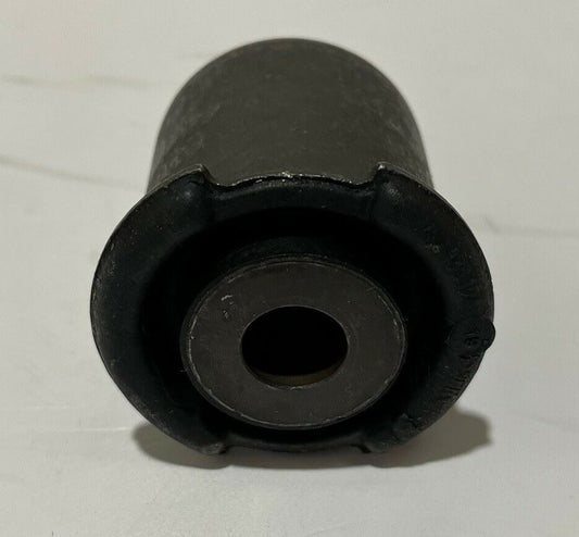 Genuine Land Rover Discovery 4 2010-16 Front Lower Suspension Arm Bush LR051585