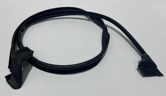 Genuine Land Rover Discovery 5 2017+ RH Upper Seal LR137664