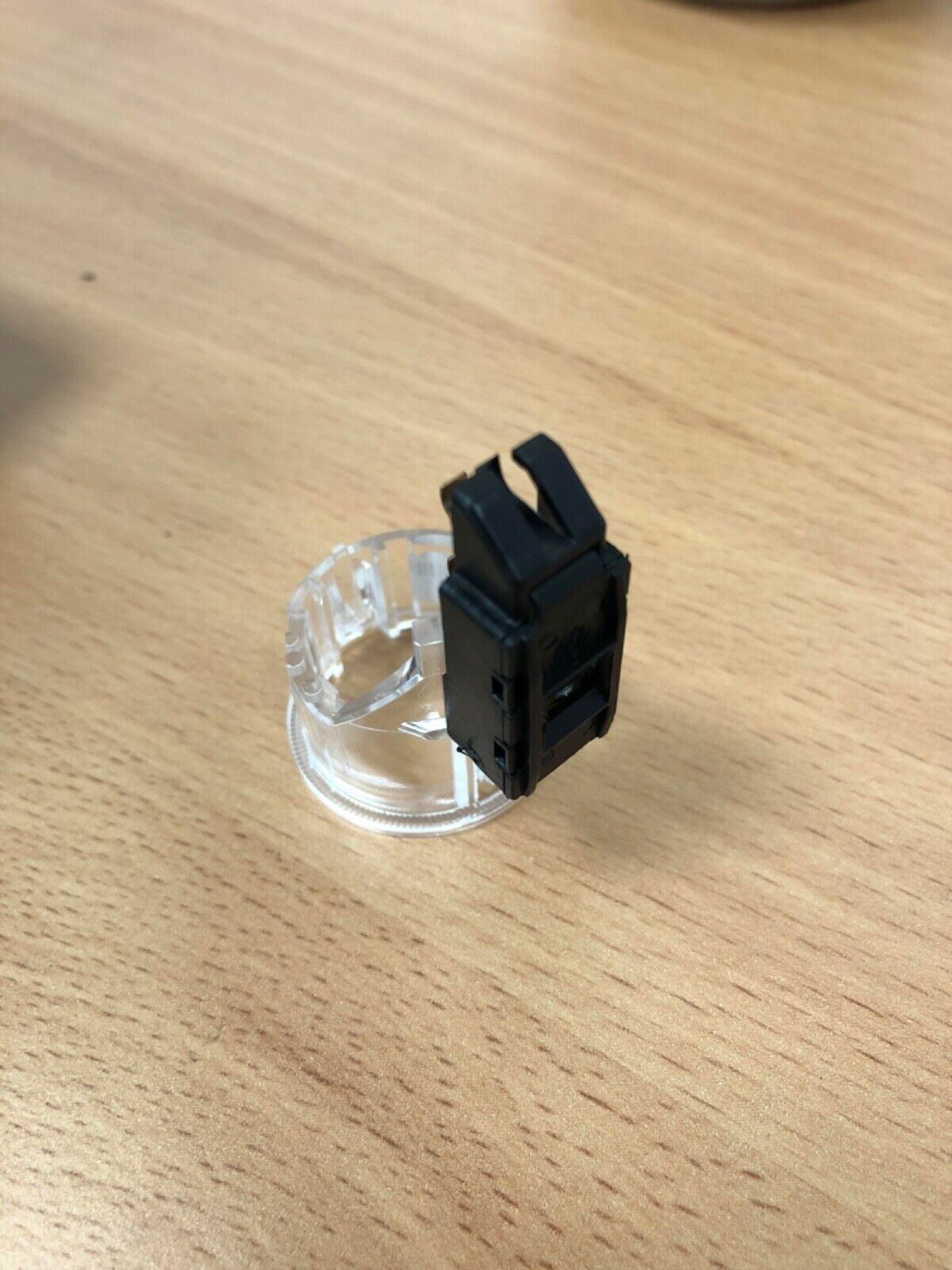 Genuine Land Rover / Range Rover Instrument Panel Cigar Lighter Light LR073353