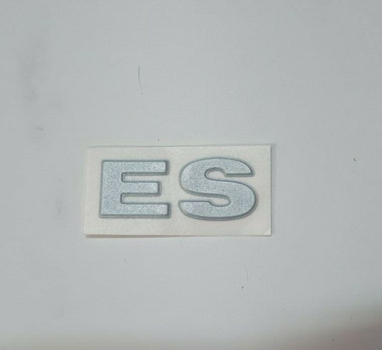 Genuine Land Rover Freelander ES Silver Badge DAM000050MAD