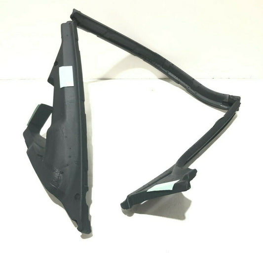 Genuine Land Rover Discovery 5 2017+ LH Front Door Insulator LR082973