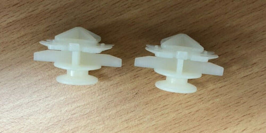 Genuine Ford Pack Of 2 Headlamp And Front Flasher Lamps Clips 1149860