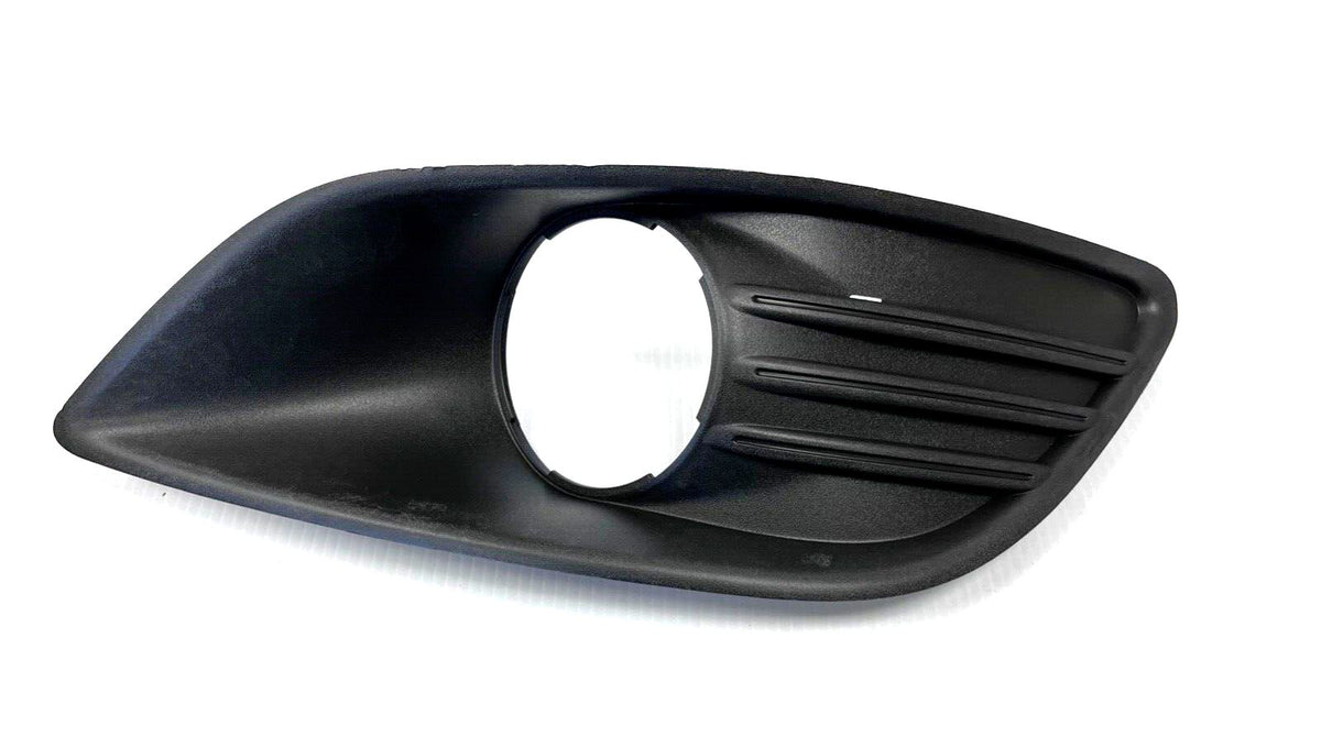 Genuine Ford Focus 07-11/Cabriolet 08-10 RH Front Fog Light Surround 1528560
