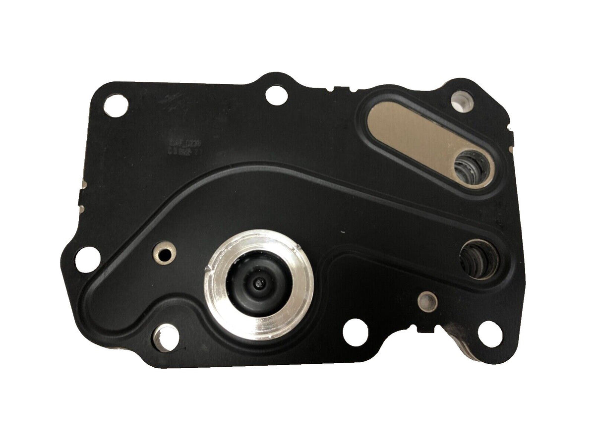 Genuine Jaguar XF/ E-Pace/ F-Pace/ F-Type/ XE Oil Cooler 2.0L Diesel JDE38250