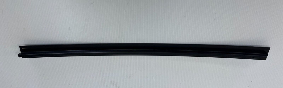 Genuine Range Rover Rear Doors, Hinges & Weatherstrips LH Finisher DDE000170PMD