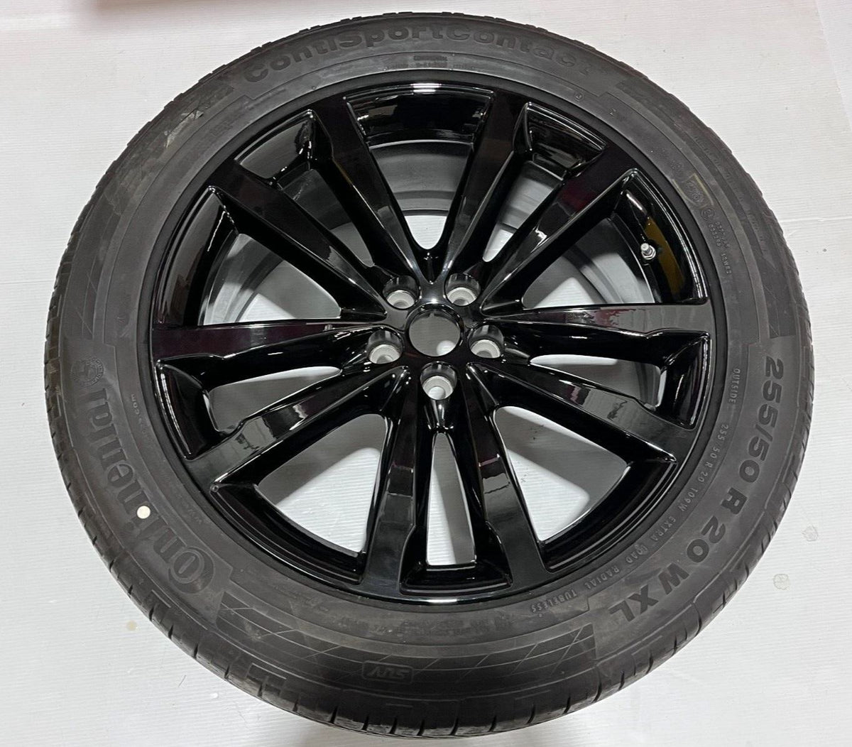 Genuine Jaguar 2016+ R Sport 20" Venom Alloy Wheel/Continental Tyre T4A3803