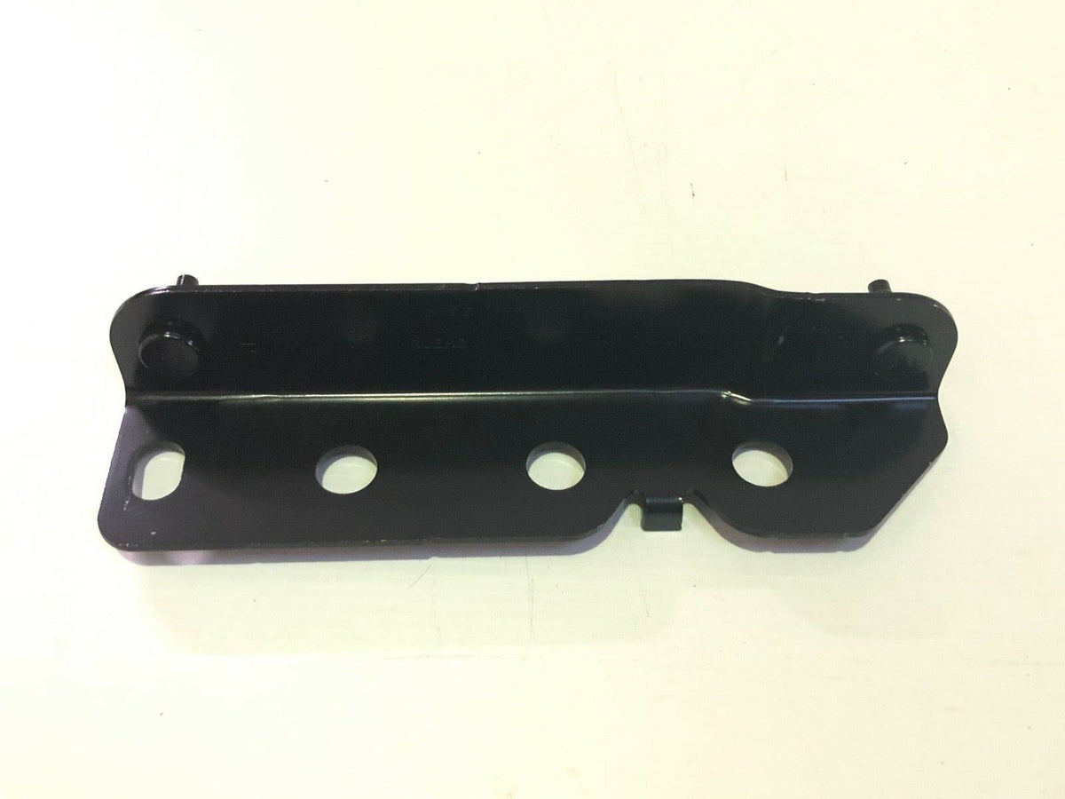 Genuine Land Rover / Range Rover LH Front Bumper Mounting Bracket LR121027