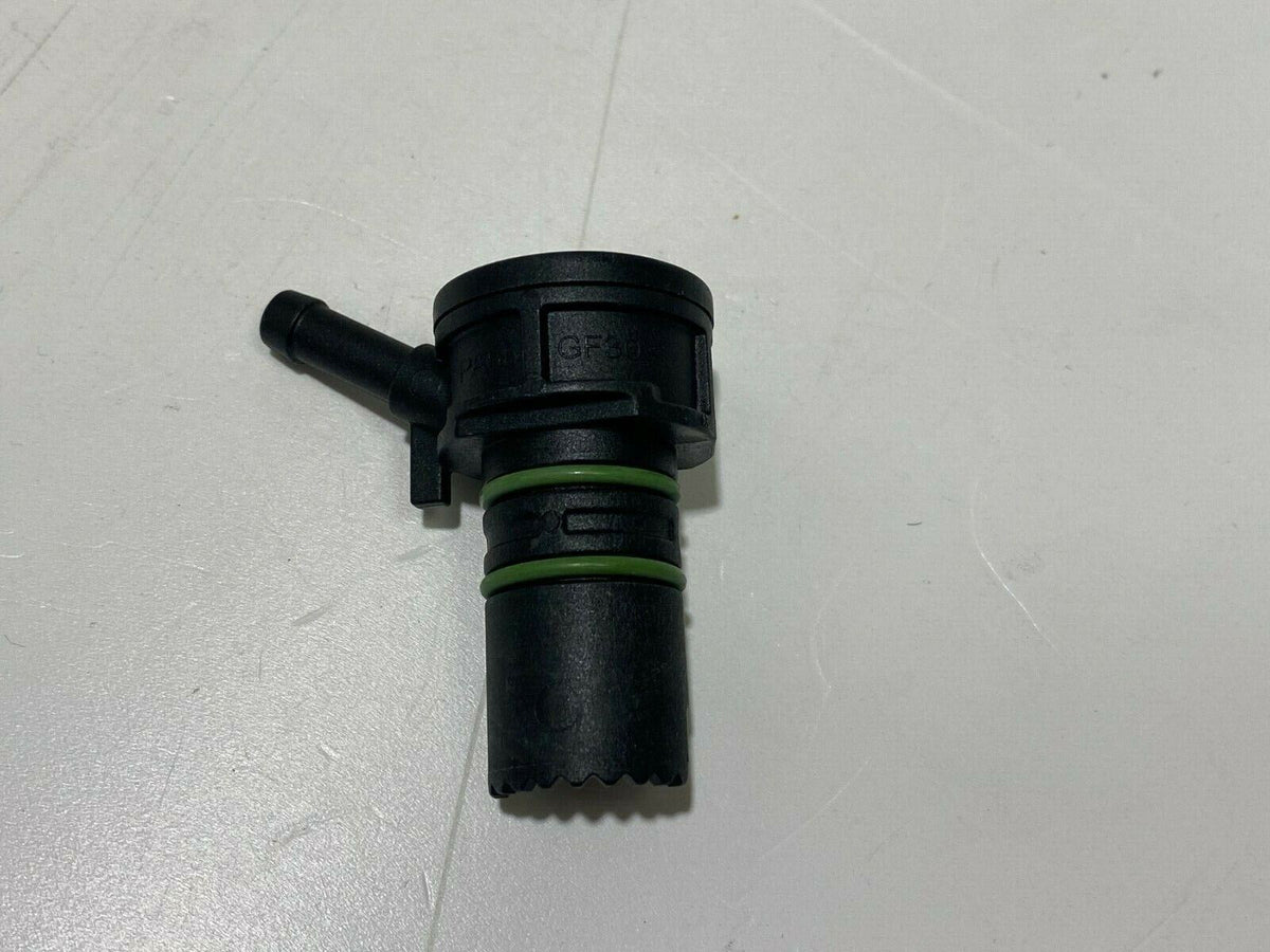Genuine Land Rover Range Rover  Breather Pipe Connection Part LR095326