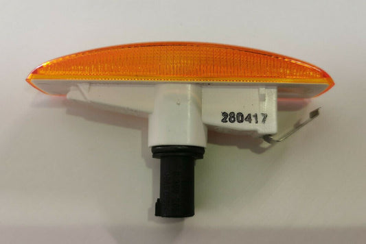 Genuine Land Rover Discovery 3 / Freelander 2 Side Indicator Lamp XGB000073