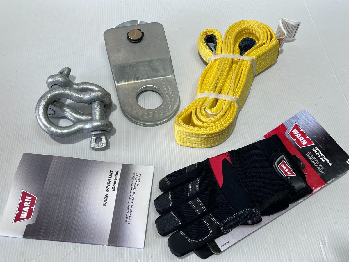 Genuine Land Rover Discovery/Defended Emergency And Safety Kit STC53202