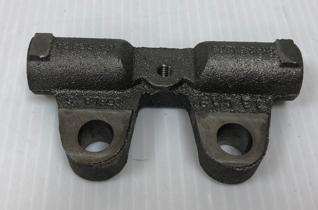 Genuine Range Rover / Sport Lower Exchange Pipe Mounting Bracket LR022785