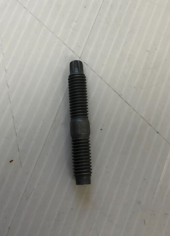 Genuine Ford B-Max CB2/ C-Max CEU/ Ecosport CR6 M8x17.5 + M8x25 Stud 1924409