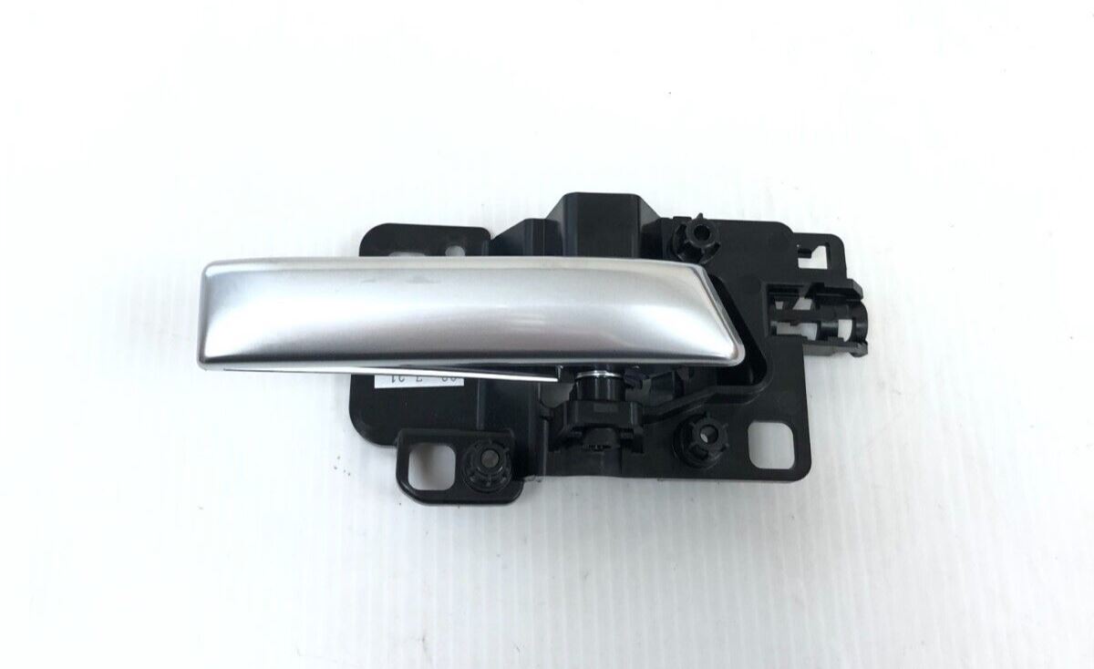 Genuine Land Rover Defender 2020+ RH Inner Door Handle LR137973