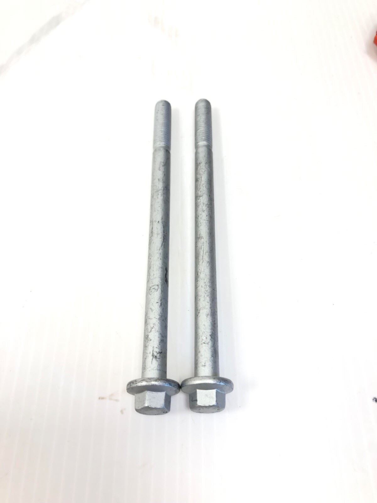 Genuine Land Rover Defender Discovery 2 M8x130 Cylinder Head Bolts x2 FB108267