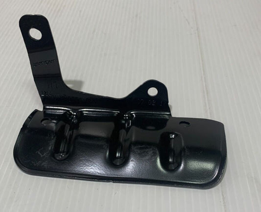 Genuine Range Rover Velar 2017+ RH Pillar Panel Mounting Bracket LR091286