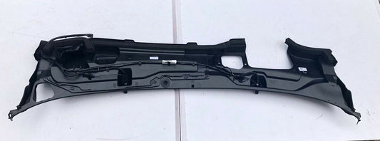 Land Rover Discovery Sport 2015+ Cowl Top Panel RHD LR111638