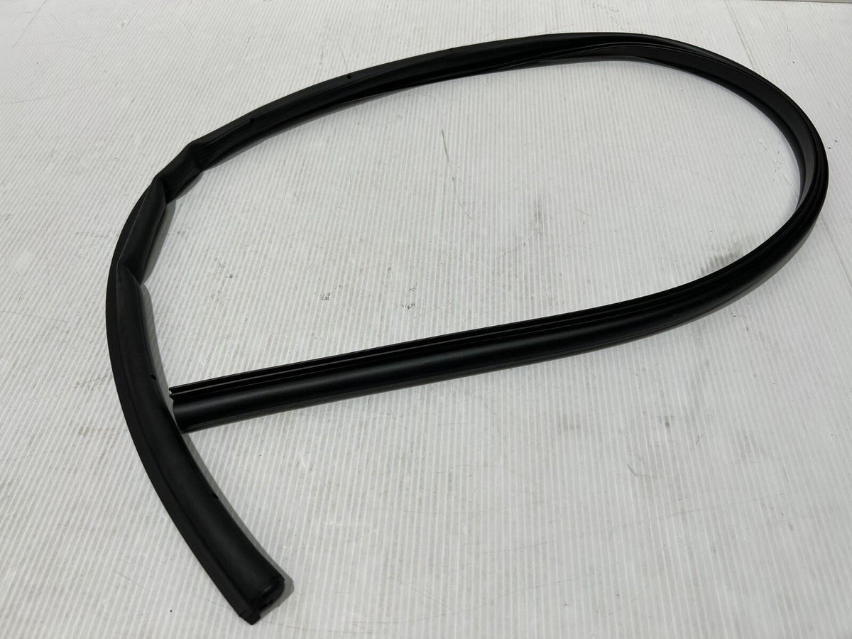 Genuine Ford S-Max/Galaxy CDR 2015+ RH Lower Body Side Trim Panel Seal 5348427