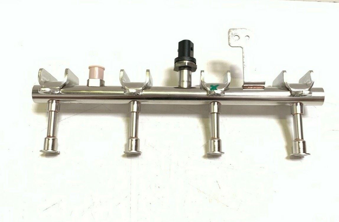 Genuine Jaguar F-Type / XE / XF / F-Pace / E-Pace Fuel Rail 2.0L Petrol JDE40127