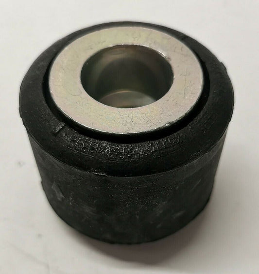 Genuine Range Rover Sport / Disco 3 / 4 Body To Chassis Upper Mounting KVF500120