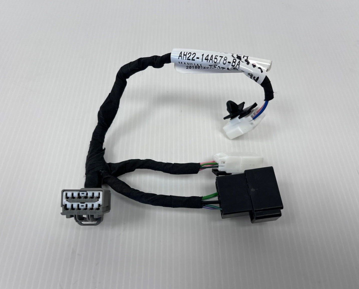 Genuine Land Rover Discovery 4/ Range Rover Sport Rear Seat Wire LR015881