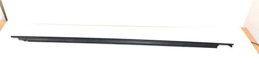 Genuine Range Rover Evoque 19+ RH Outer Front Door Weatherstrip LR114330