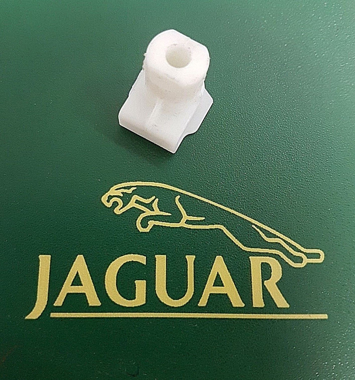 Genuine Jaguar/Land Rover Front & Rear Bumper Plastic Nut Fixing x10