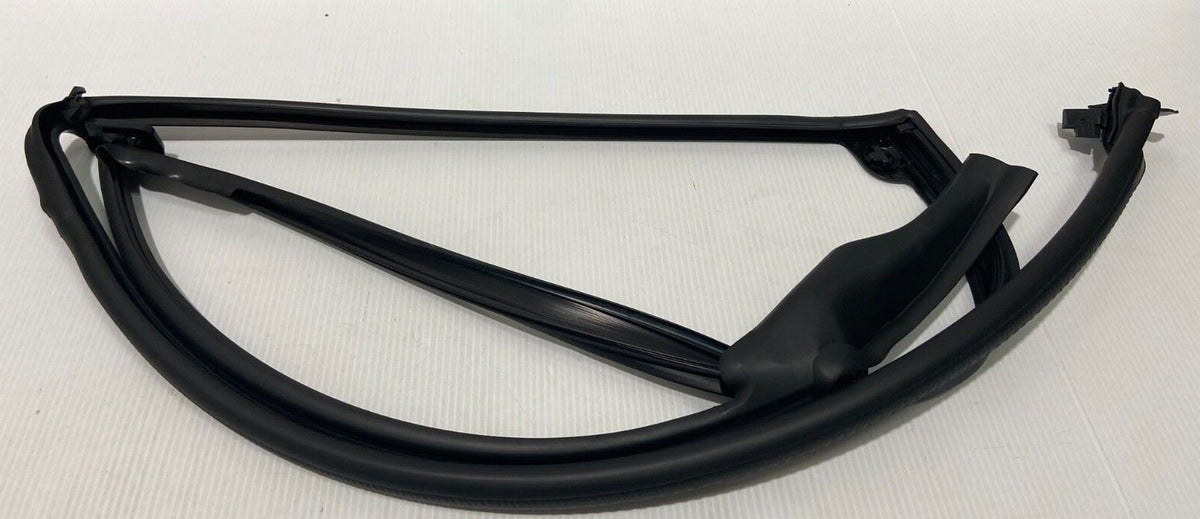 Genuine Range Rover 2013+ LH Door Upper Seal LR113626