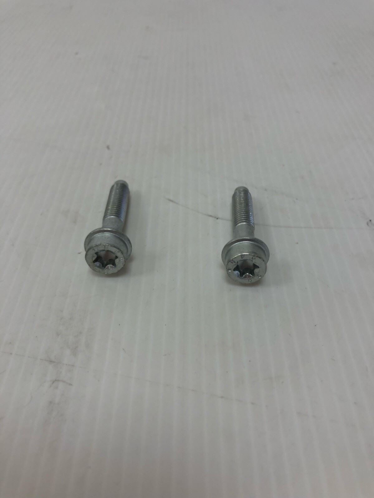 Genuine Rang Rover / Sport / Disco 5 / Velar Air Injection M8x37mm Bolt LR110748