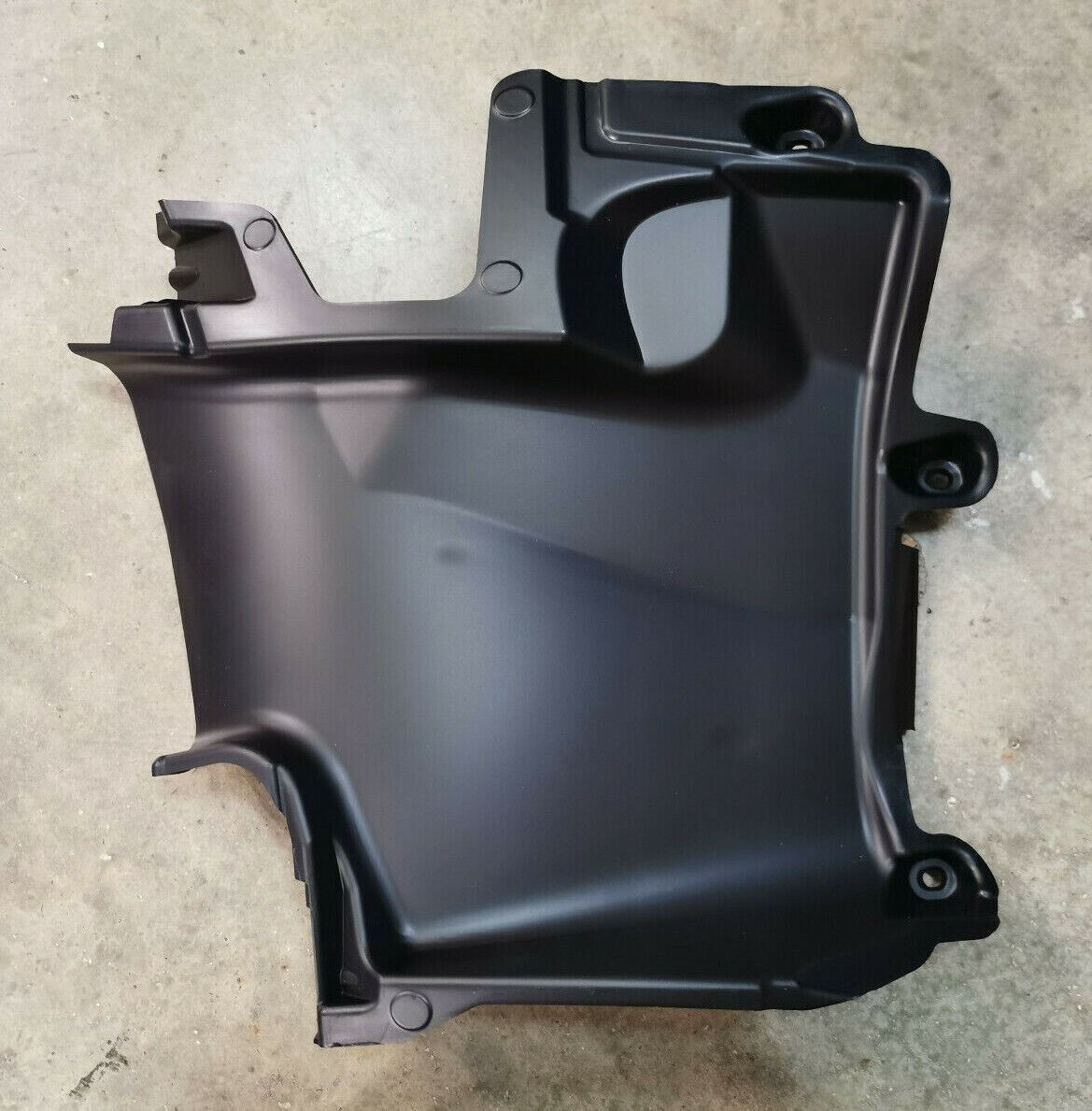 Genuine Jaguar I-Pace 18+ RH Airduct Support Bracket - T4N23303