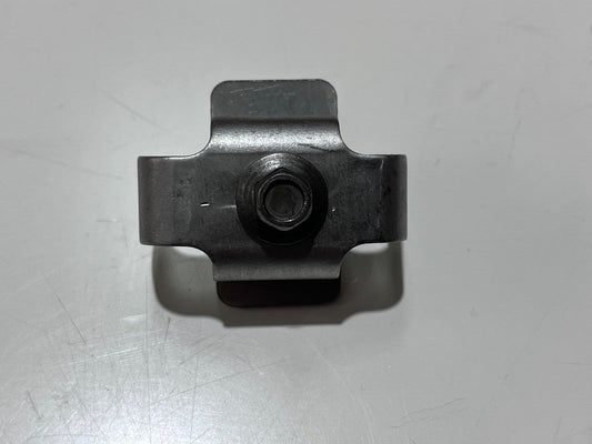 Genuine Land Rover / Range Rover Exhaust Pipe Bracket 2.0L Diesel LR136723