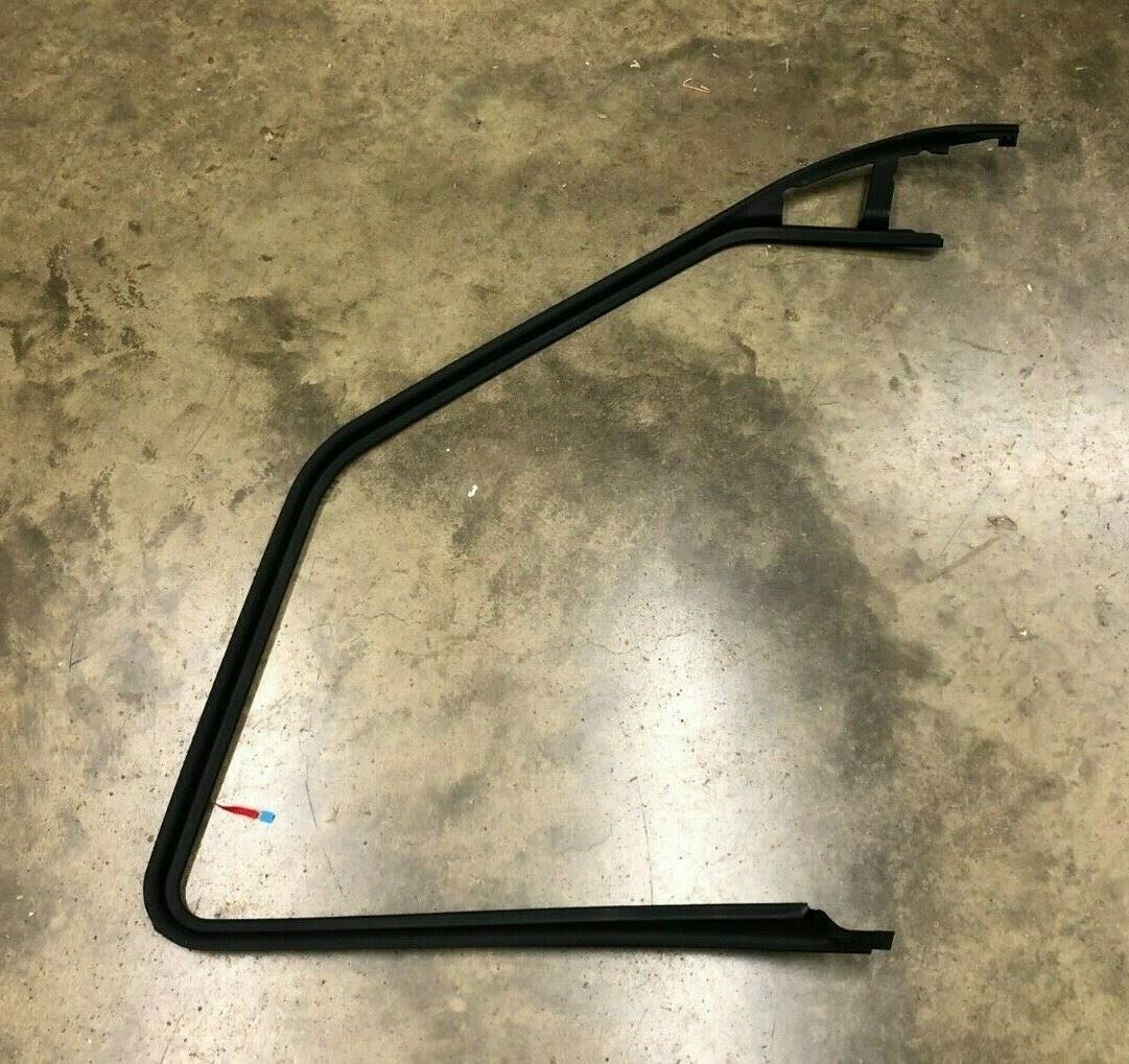 Genuine Land Rover Discovery 4 10-16 LH Inner Door Window Frame Mould LR066472