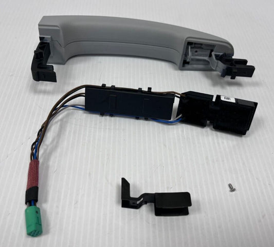 Genuine Ford Focus CB8 / C-Max CB7 / Kuga CBS Front Outer Door Handle 1818169