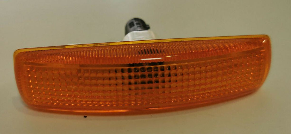 Genuine Land Rover Discovery 3 / Freelander 2 Side Indicator Lamp XGB000073
