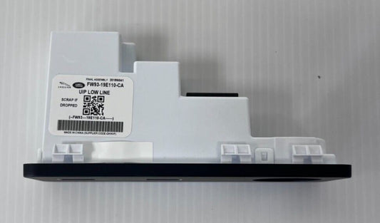 Genuine Jaguar XJ F-Type XE XF E-/F-Pace Front Centre Console Aux Port C2D42800