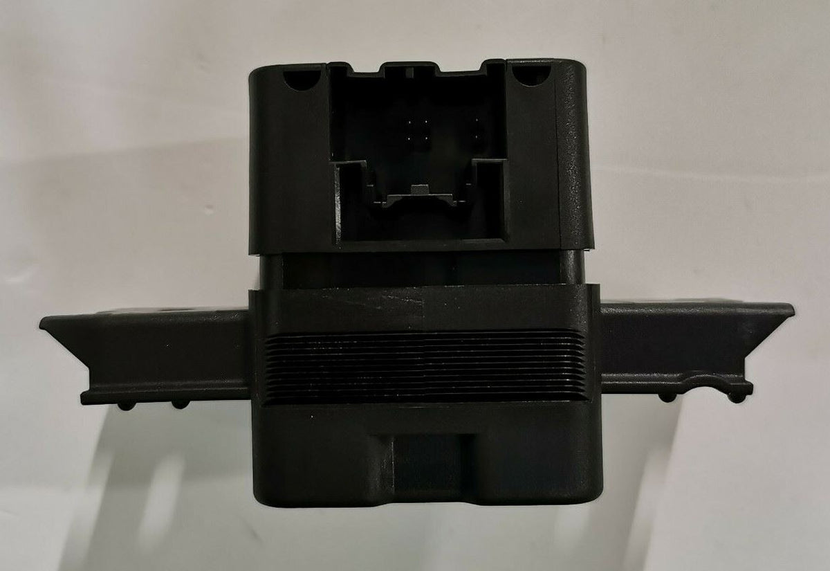 Genuine Range Rover / Sport Luggage Power Point Socket LR099095